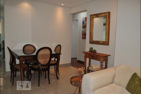 Sala de apartamento para alugar com 3 quartos, 70m² em Campo Belo, São Paulo