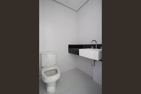 Banheiro  de kitnet/studio à venda com 1 quarto, 26m² em Indianópolis, São Paulo