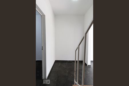 Corredor de casa de condomínio para alugar com 3 quartos, 143m² em Santa Amélia, Belo Horizonte