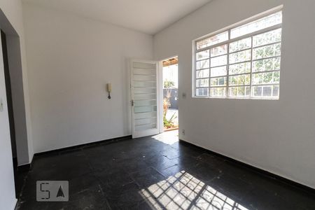 Sala de casa de condomínio para alugar com 3 quartos, 143m² em Santa Amélia, Belo Horizonte