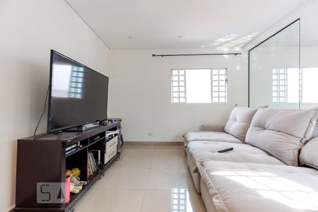 Salas de TV de casa para alugar com 4 quartos, 302m² em Vila Medeiros, São Paulo