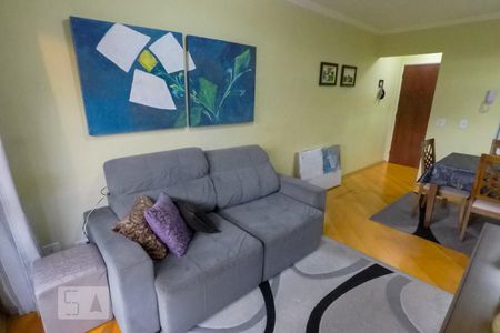 Sala de apartamento à venda com 3 quartos, 70m² em Vila Firmiano Pinto, São Paulo