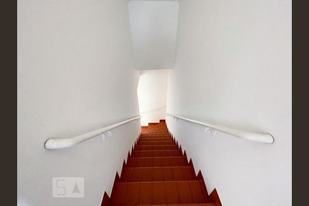 ESCADA  de casa para alugar com 2 quartos, 95m² em Perdizes, São Paulo