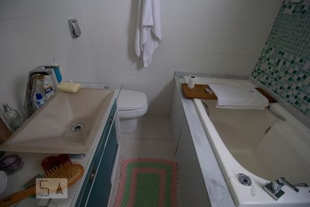 Banheiro de apartamento para alugar com 2 quartos, 68m² em Itacorubi, Florianópolis