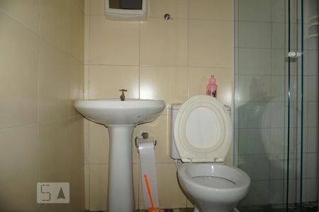 Banheiro de casa para alugar com 1 quarto, 40m² em Vila Granada, São Paulo