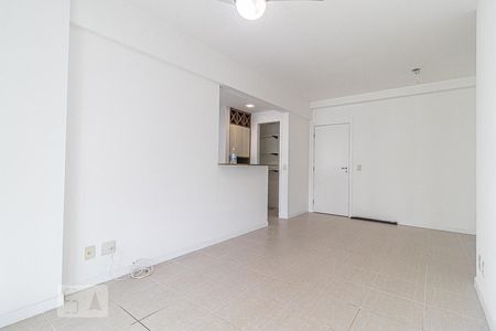 Sala de apartamento para alugar com 2 quartos, 78m² em Jacarepaguá, Rio de Janeiro