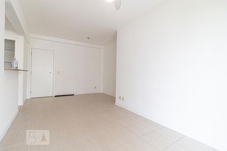 Sala de apartamento para alugar com 2 quartos, 78m² em Jacarepaguá, Rio de Janeiro