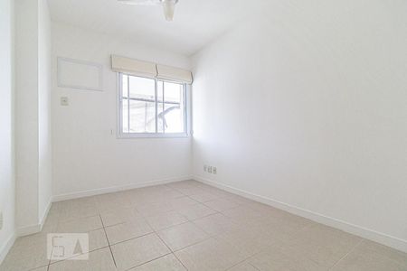 Quarto 1 de apartamento para alugar com 2 quartos, 78m² em Jacarepaguá, Rio de Janeiro