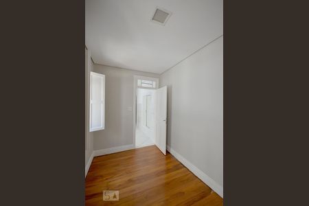 Casa para alugar com 220m², 3 quartos e 2 vagas Casa para alugar com 220m², 3 quartos e 2 vagasQuarto Serviço