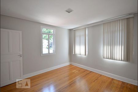 Casa para alugar com 220m², 3 quartos e 2 vagas Casa para alugar com 220m², 3 quartos e 2 vagasQuarto 1