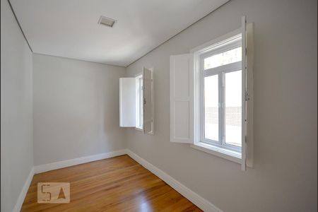 Casa para alugar com 220m², 3 quartos e 2 vagas Casa para alugar com 220m², 3 quartos e 2 vagasQuarto Serviço