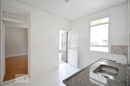 Casa para alugar com 220m², 3 quartos e 2 vagas Casa para alugar com 220m², 3 quartos e 2 vagasCozinha