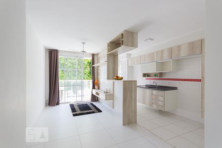 Sala de apartamento para alugar com 3 quartos, 80m² em Anil, Rio de Janeiro