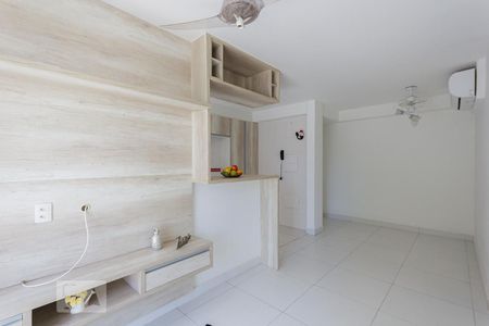 Sala de apartamento para alugar com 3 quartos, 80m² em Anil, Rio de Janeiro