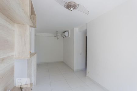 Sala de apartamento para alugar com 3 quartos, 80m² em Anil, Rio de Janeiro