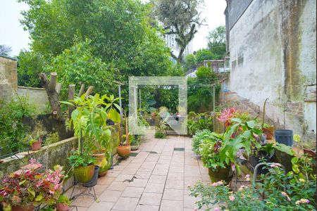 Quintal Fundos de casa à venda com 1 quarto, 175m² em Petrópolis, Porto Alegre