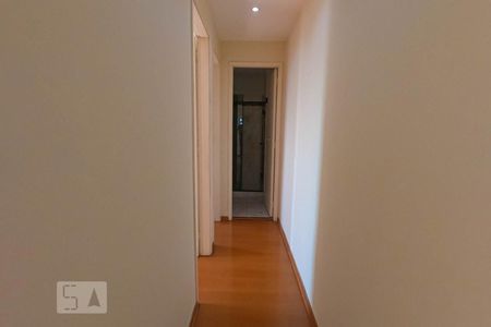 Corredor de apartamento para alugar com 2 quartos, 44m² em Todos Os Santos, Rio de Janeiro