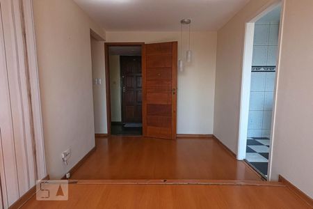 Sala de apartamento para alugar com 2 quartos, 44m² em Todos Os Santos, Rio de Janeiro