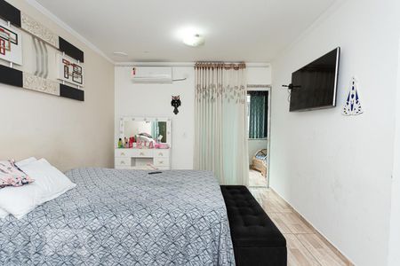 Suite de casa para alugar com 5 quartos, 239m² em Jardim Iva, São Paulo