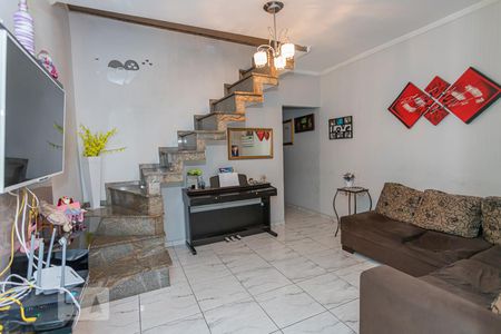 Sala de casa para alugar com 5 quartos, 239m² em Jardim Iva, São Paulo