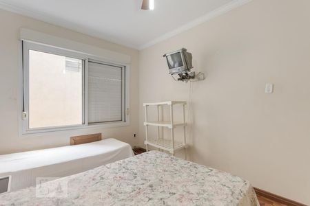 Quarto 2 de apartamento para alugar com 2 quartos, 70m² em Navegantes, Porto Alegre