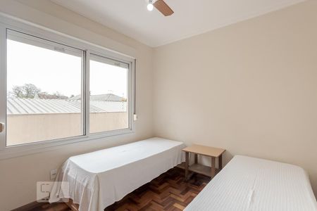 Quarto 1 de apartamento para alugar com 2 quartos, 70m² em Navegantes, Porto Alegre