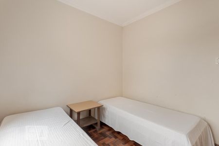 Quarto 1 de apartamento para alugar com 2 quartos, 70m² em Navegantes, Porto Alegre