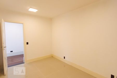 Escritório de casa de condomínio à venda com 5 quartos, 400m² em Jardim Paulista, Barueri