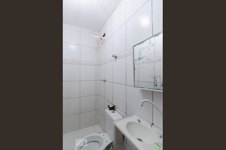 Banheiro de casa para alugar com 1 quarto, 60m² em Piraporinha, Diadema