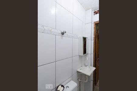 Banheiro de casa para alugar com 1 quarto, 60m² em Piraporinha, Diadema