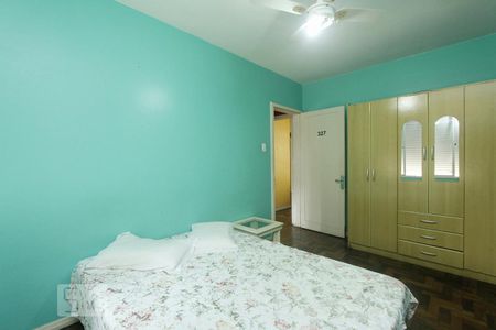QUARTO 1 de apartamento para alugar com 2 quartos, 70m² em Navegantes, Porto Alegre