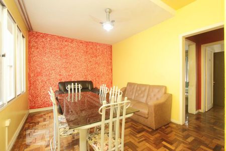 SALA de apartamento para alugar com 2 quartos, 70m² em Navegantes, Porto Alegre