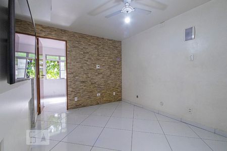 Sala de apartamento à venda com 2 quartos, 44m² em Irajá, Rio de Janeiro