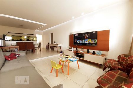 Sala de casa à venda com 4 quartos, 160m² em Engenho de Dentro, Rio de Janeiro