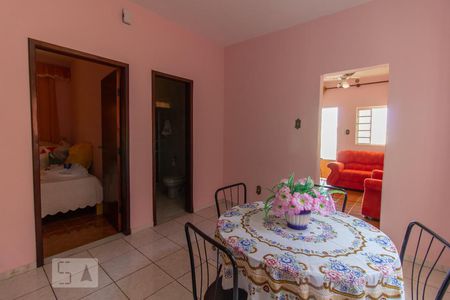 Sala 2 de casa à venda com 3 quartos, 71m² em Santa Efigênia, Belo Horizonte