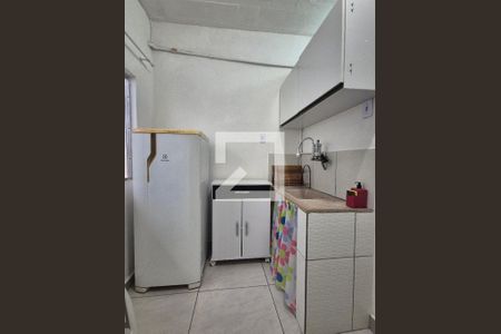 Cozinha de kitnet/studio para alugar com 1 quarto, 20m² em Recreio dos Bandeirantes, Rio de Janeiro
