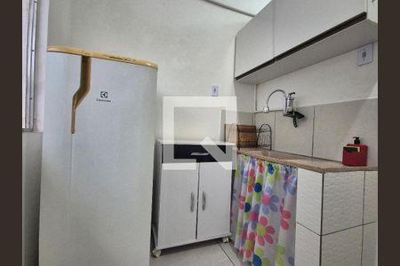 Cozinha de kitnet/studio para alugar com 1 quarto, 20m² em Recreio dos Bandeirantes, Rio de Janeiro