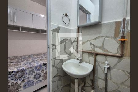 Banheiro de kitnet/studio para alugar com 1 quarto, 20m² em Recreio dos Bandeirantes, Rio de Janeiro
