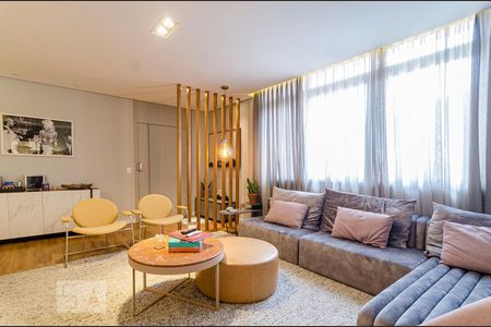 Sala de apartamento à venda com 3 quartos, 141m² em Jardins, São Paulo