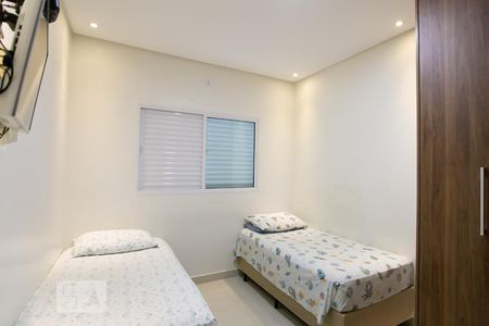 Quarto 2 de casa para alugar com 2 quartos, 75m² em Jardim Ruth, São Paulo