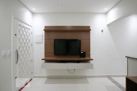 Sala de casa para alugar com 2 quartos, 75m² em Jardim Ruth, São Paulo