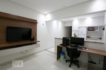 Sala de casa para alugar com 2 quartos, 75m² em Jardim Ruth, São Paulo