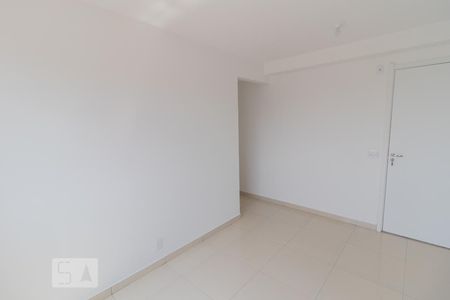 Sala de apartamento para alugar com 2 quartos, 40m² em Vila Zat, São Paulo