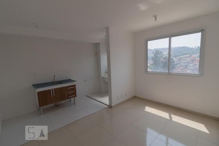 Sala de apartamento para alugar com 2 quartos, 40m² em Vila Zat, São Paulo