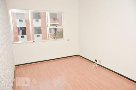 Sala  de apartamento para alugar com 2 quartos, 75m² em Jardim Guanabara, Rio de Janeiro