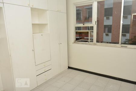 Quarto 1 de apartamento para alugar com 2 quartos, 75m² em Jardim Guanabara, Rio de Janeiro