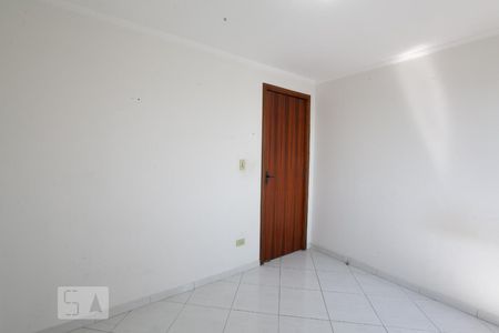 Quarto 1 de casa para alugar com 2 quartos, 47m² em Jardim Santo Antonio, São Paulo