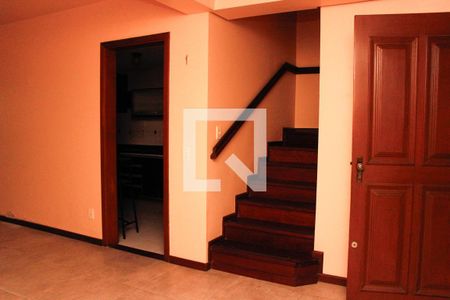 Sala de casa de condomínio para alugar com 3 quartos, 205m² em Ipanema, Porto Alegre