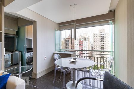 Sala de apartamento para alugar com 1 quarto, 50m² em Cambuí, Campinas