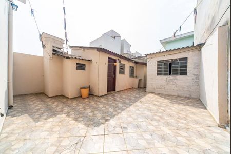 Casa à venda com 200m², 5 quartos e 4 vagas Casa à venda com 200m², 5 quartos e 4 vagasQuintal